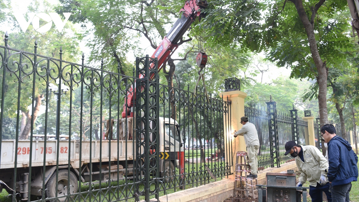 Chính thức hạ rào để Công viên Thống Nhất trở thành không gian mở - Ảnh 9. Chính thức hạ rào để Công viên Thống Nhất trở thành không gian mở - Ảnh 9.