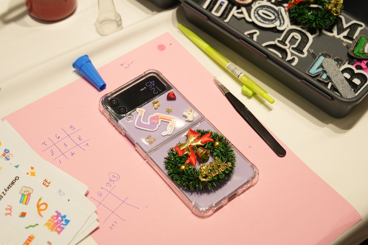 Giới trẻ Hà thành mê mẩn không gian “Cá nhân hóa cùng Galaxy”, thỏa sức sáng tạo phụ kiện tại cửa hàng trải nghiệm Samsung - Ảnh 5.