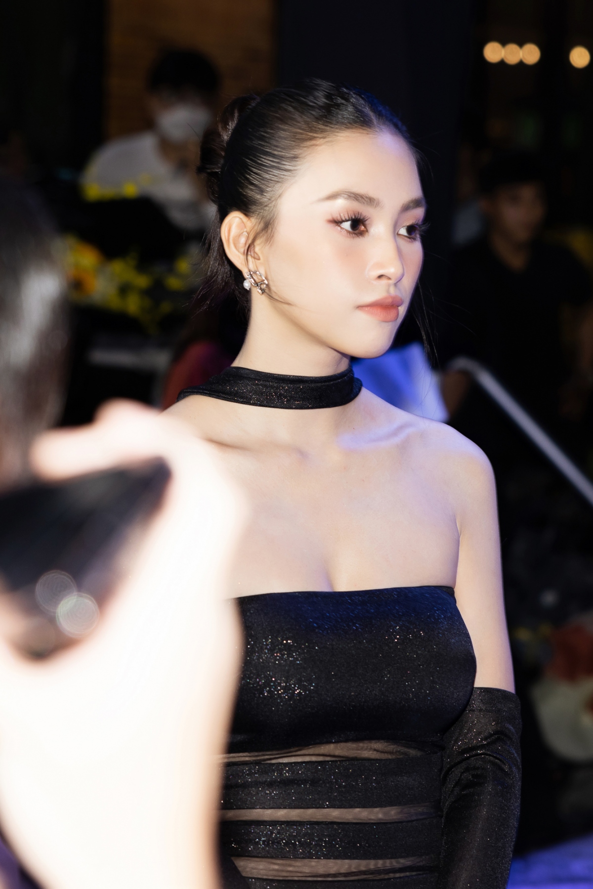 Hoa hậu Tiểu Vy đọ sắc Sam trong ngày ra mắt phim điện ảnh đầu tay - Ảnh 3.