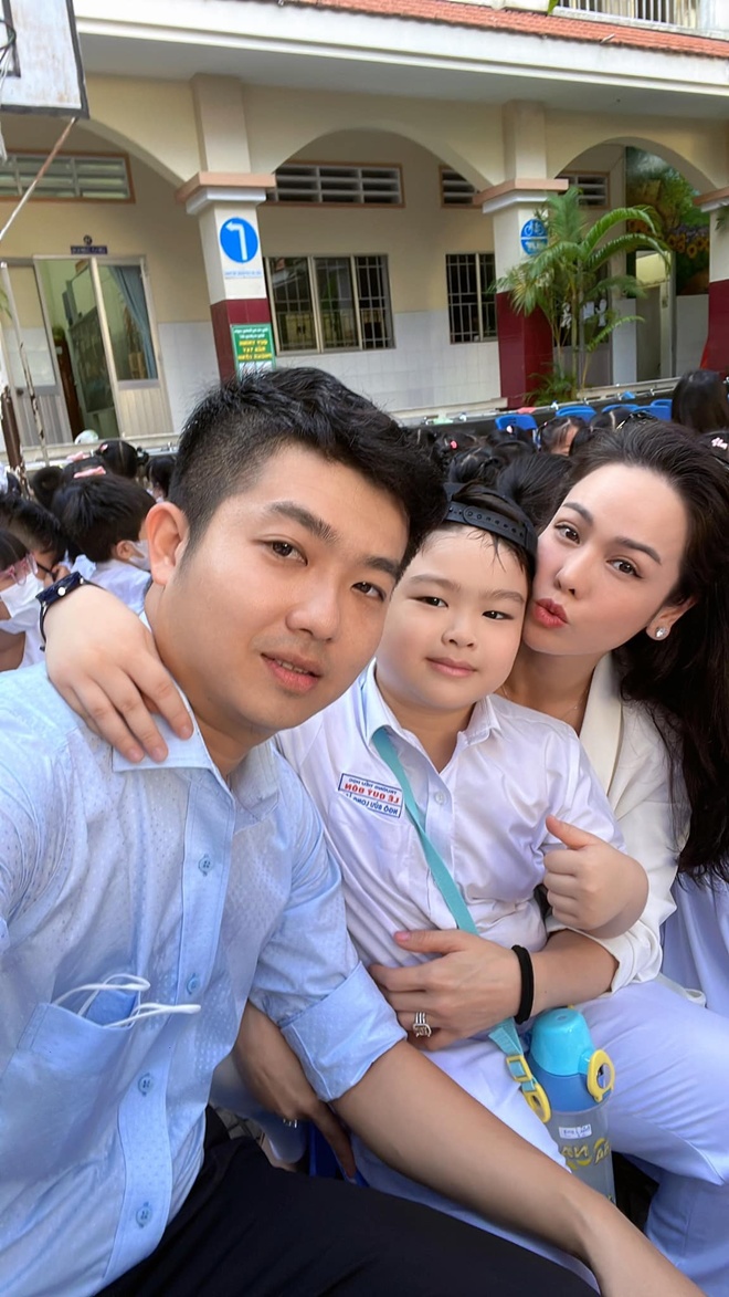 Nhật Kim Anh về Cần Thơ tặng quà Giáng sinh cho con trai, tiết lộ cách xưng hô gây chú ý với chồng cũ - Ảnh 7. Nhật Kim Anh về Cần Thơ tặng quà Giáng sinh cho con trai, tiết lộ cách xưng hô gây chú ý với chồng cũ - Ảnh 7.