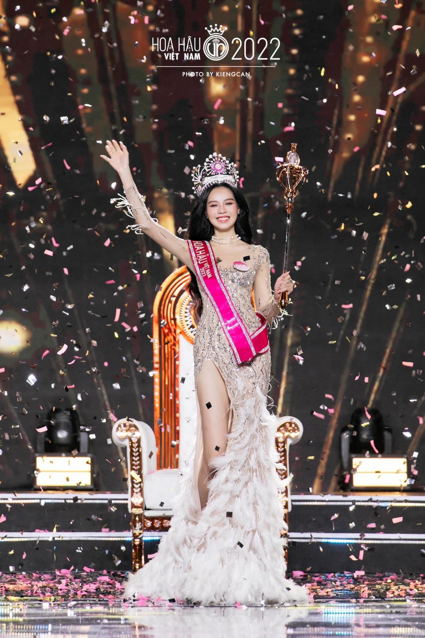Tiểu Vy công bố đầm dạ hội cho đêm chung kết Hoa hậu Thế giới 812  Thời  trang sao