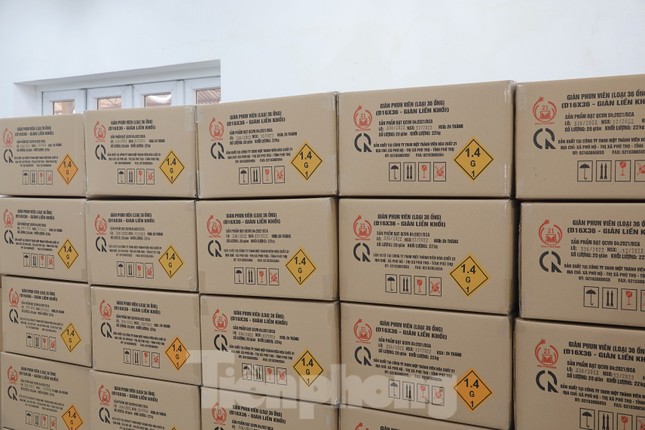 Khám phá quy trình sản xuất 3 triệu giàn pháo hoa cung ứng thị trường Tết 2023 - Ảnh 13. Khám phá quy trình sản xuất 3 triệu giàn pháo hoa cung ứng thị trường Tết 2023 - Ảnh 13.