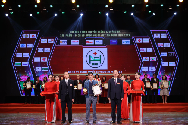 Mẫu giường y tế cho người cao tuổi đạt danh hiệu Hàng Việt tốt được người Việt tin dùng 2022 - Ảnh 1.