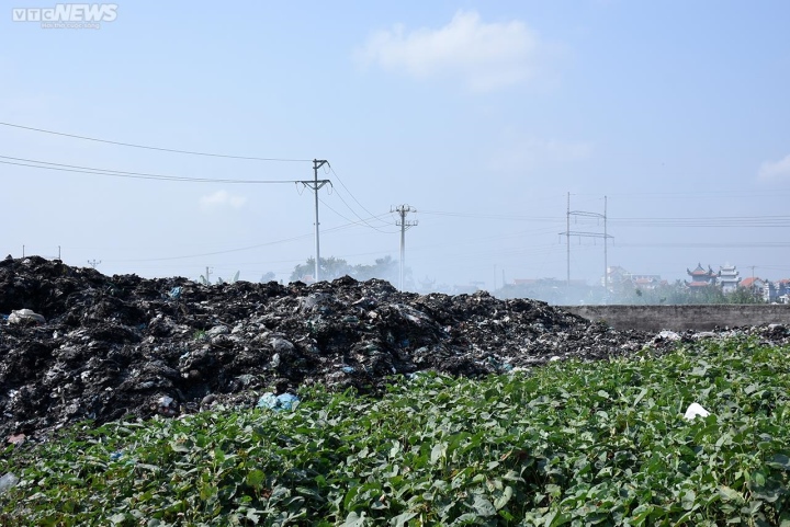 Hải Phòng: Bãi rác trung chuyển âm ỉ cháy, người dân phải đeo khẩu trang đi ngủ - Ảnh 6. Hải Phòng: Bãi rác trung chuyển âm ỉ cháy, người dân phải đeo khẩu trang đi ngủ - Ảnh 6.