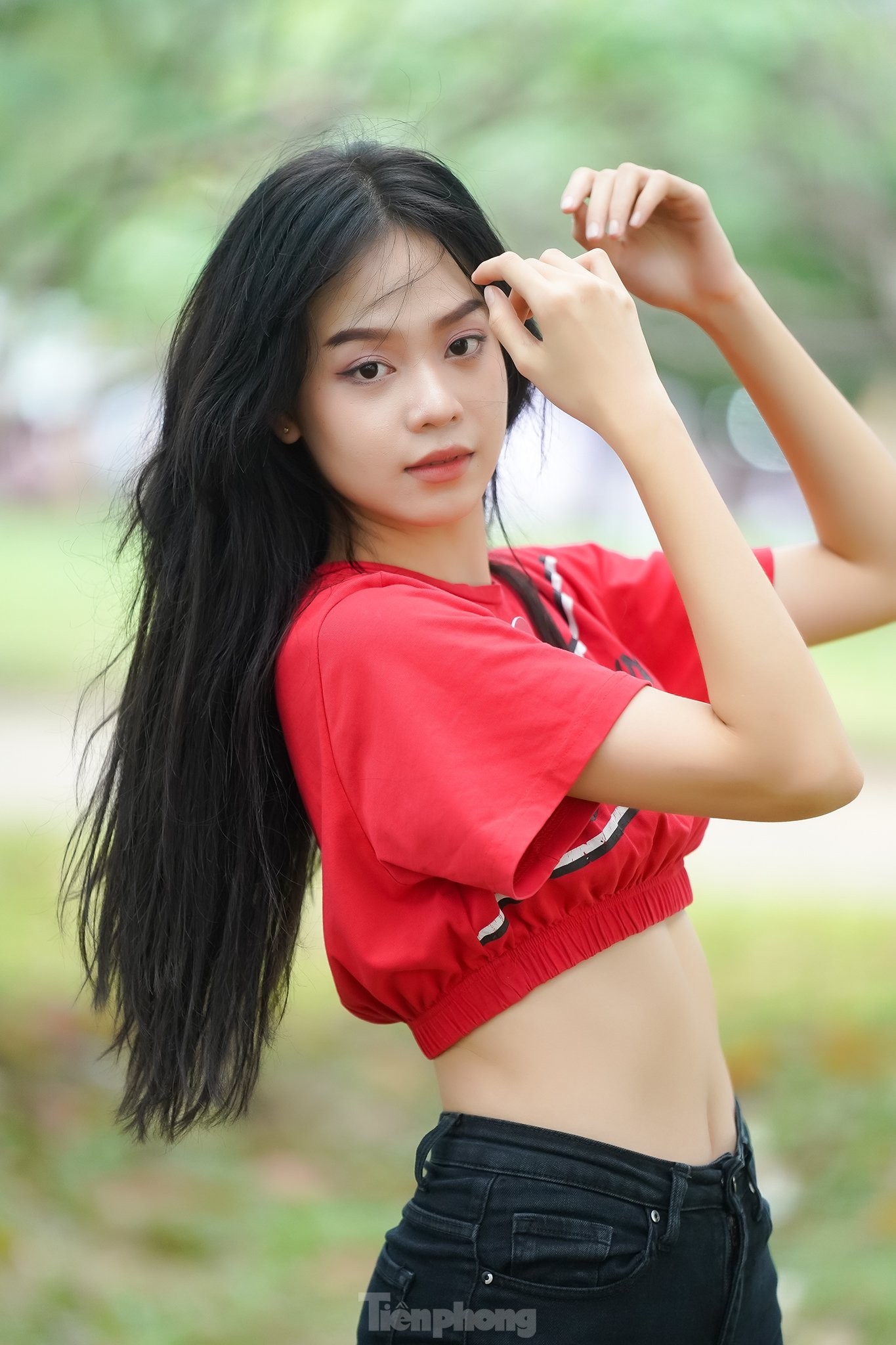 Vòng eo thon của Hoa hậu Huỳnh Thị Thanh Thủy - Ảnh 3.