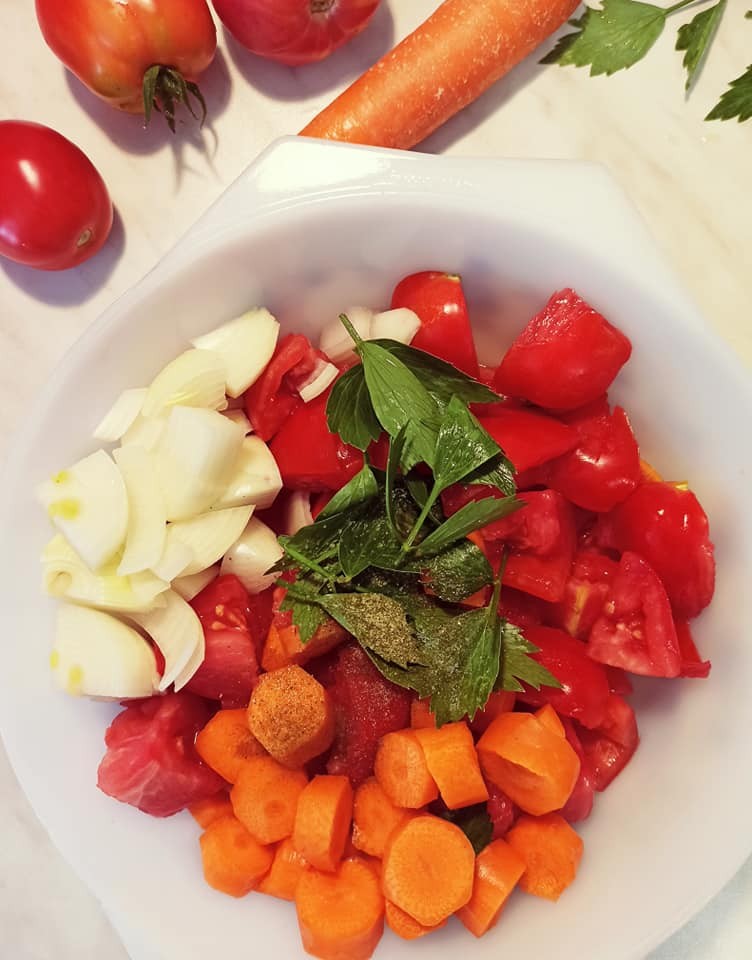 Cách nấu sốt cà chua thơm ngon, để lâu không cần trữ đông - Ảnh 1.