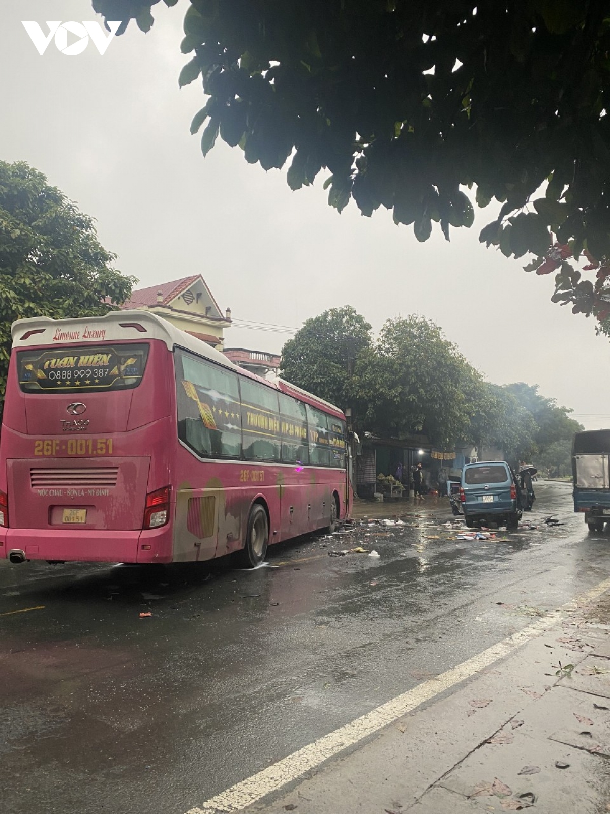 Tai nạn giao thông nghiêm trọng ở Hòa Bình khiến 2 người thương vong - Ảnh 6.