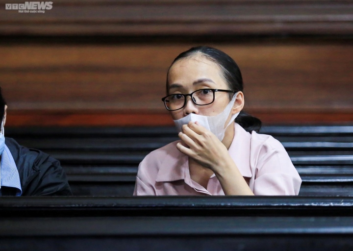 Tòa tuyên phạt vợ CEO Alibaba Nguyễn Thái Luyện 30 năm tù - Ảnh 1.