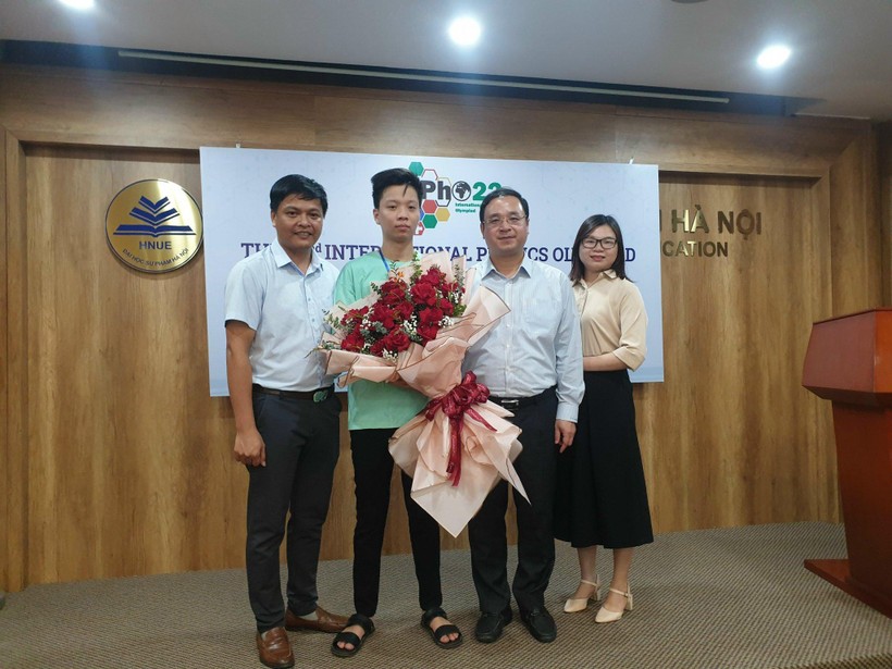Nam sinh Bắc Ninh giành Huy chương Olympic Vật lý: Nỗ lực rồi 'quả ngọt' sẽ tới - Ảnh 1.