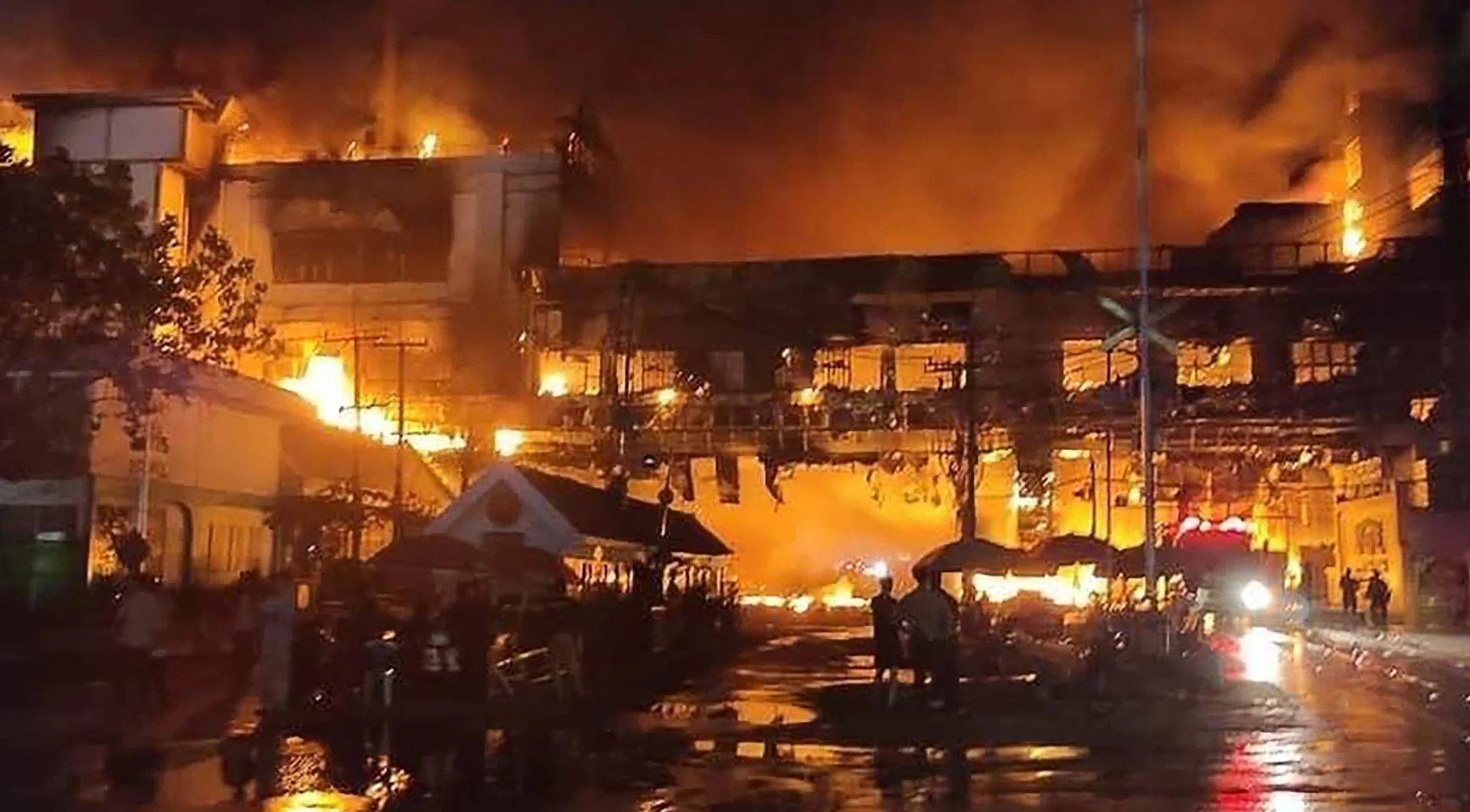 Có nạn nhân người Việt trong vụ cháy casino ở Campuchia - Ảnh 1.