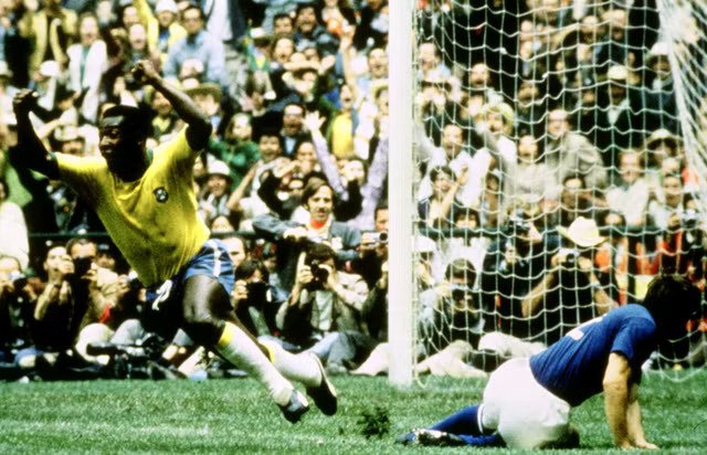Những hình ảnh đáng nhớ trong sự nghiệp của 'Vua bóng đá' Pele - Ảnh 11.