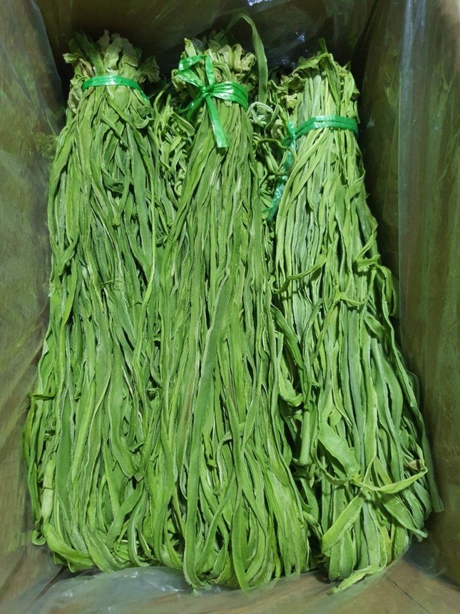 Rầm rộ tìm mua rau 'tiến vua' gần nửa triệu đồng/kg ăn Tết - Ảnh 1.