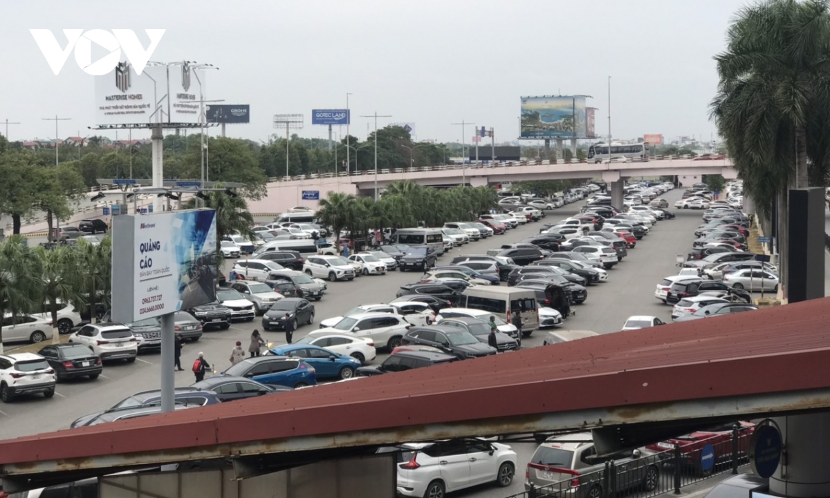 Sân bay Nội Bài nhộn nhịp ngày đầu nghỉ Tết Dương lịch 2023 - Ảnh 24.