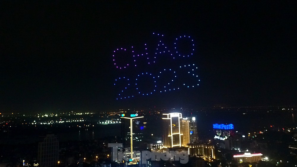 Người dân Hà Nội sẽ được thưởng thức 'Countdown Night 2023' bởi ánh sáng từ hàng trăm Drone - Ảnh 4.