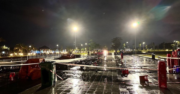 Sập giàn ánh sáng sân khấu nhạc nước ở Bình Dương, 6 người bị thương