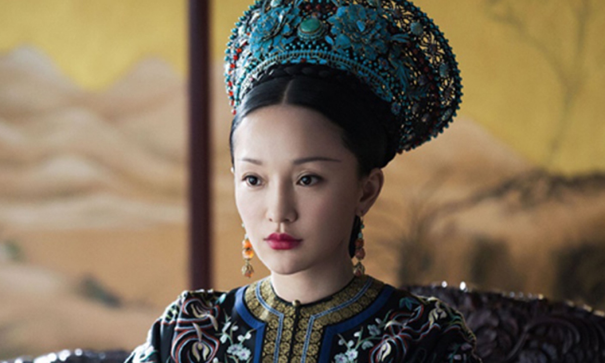 Kim Hye Soo, Tôn Lệ và những Hoàng hậu quyền lực nhất màn ảnh - Ảnh 3.