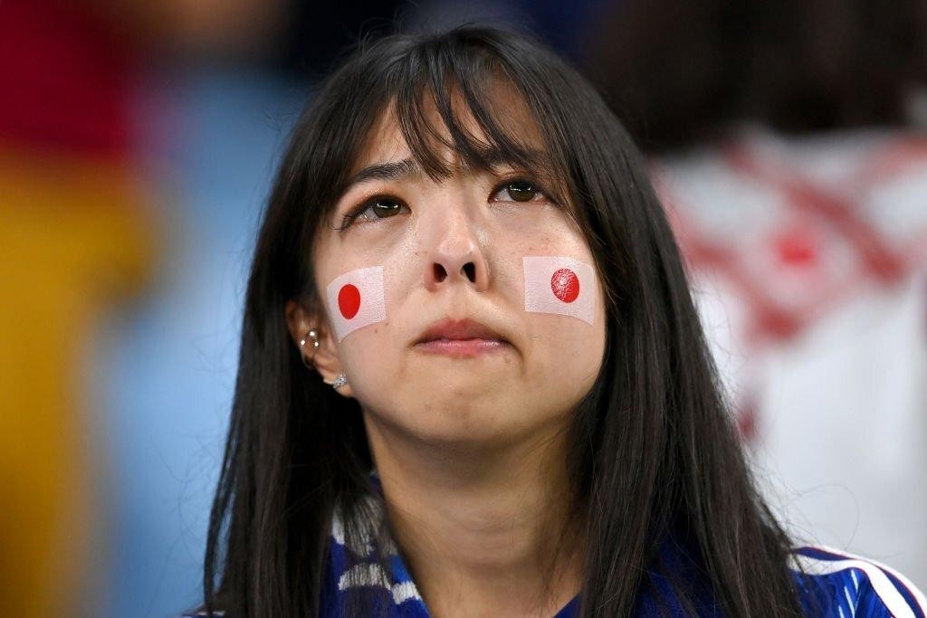 Vẻ đẹp hút hồn của các fan nữ Nhật Bản trong trận thua Croatia - Ảnh 10.
