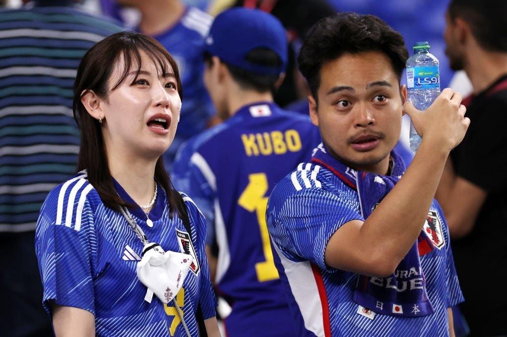 Vẻ đẹp hút hồn của các fan nữ Nhật Bản trong trận thua Croatia - Ảnh 12.