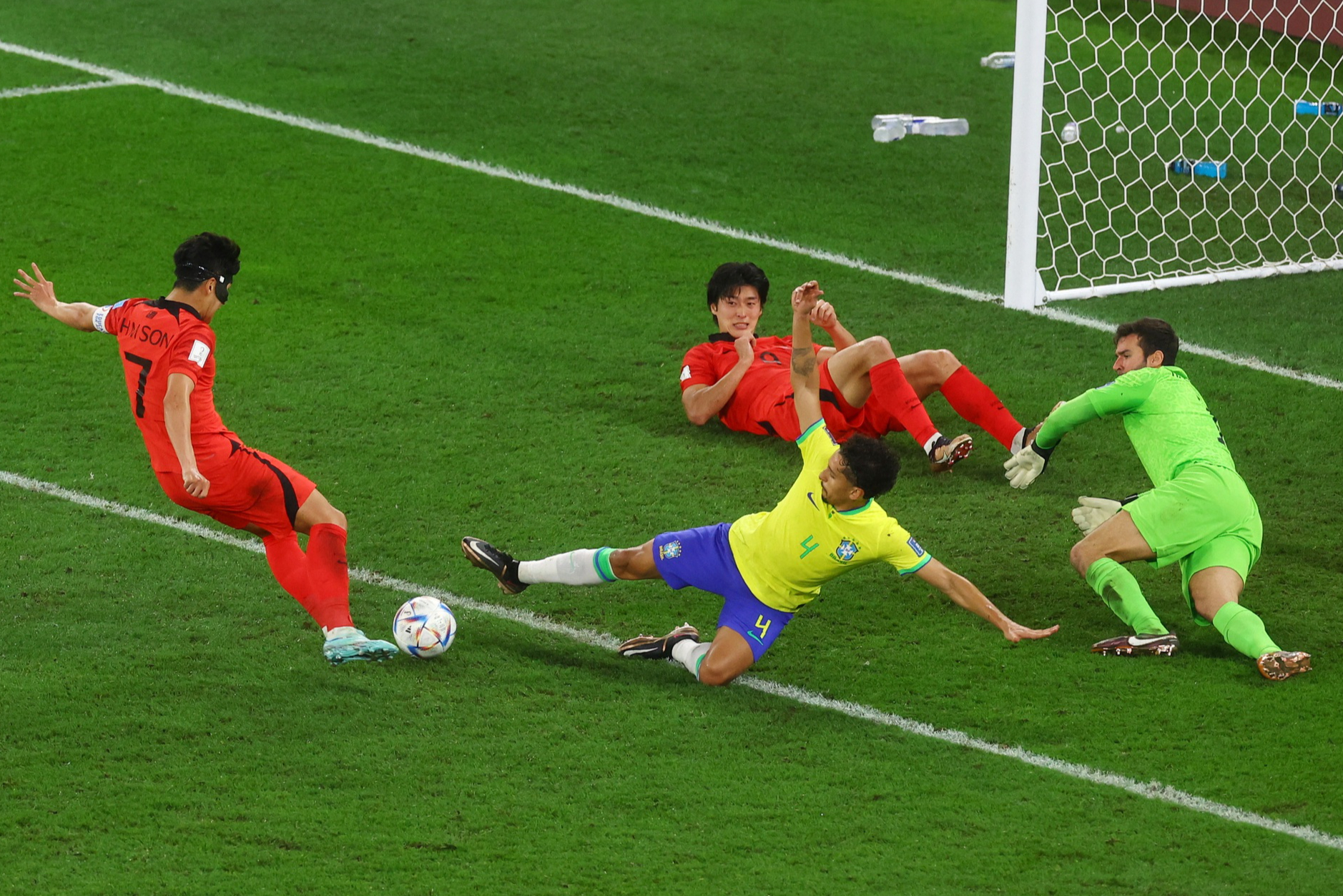Đè bẹp Hàn Quốc, Neymar và Brazil vào tứ kết - Ảnh 1.