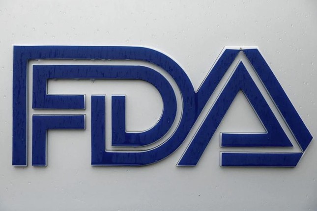 Mỹ cấp phép cho loại thuốc đầu tiên từ phân - Ảnh 1.
