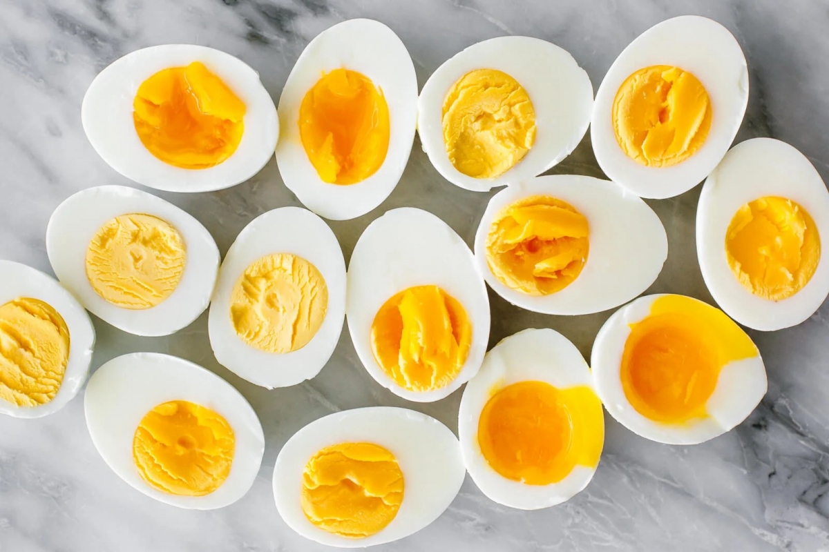 how-to-boil-eggs-main-1-2-1670294049318-1670294049590937390277.jpg