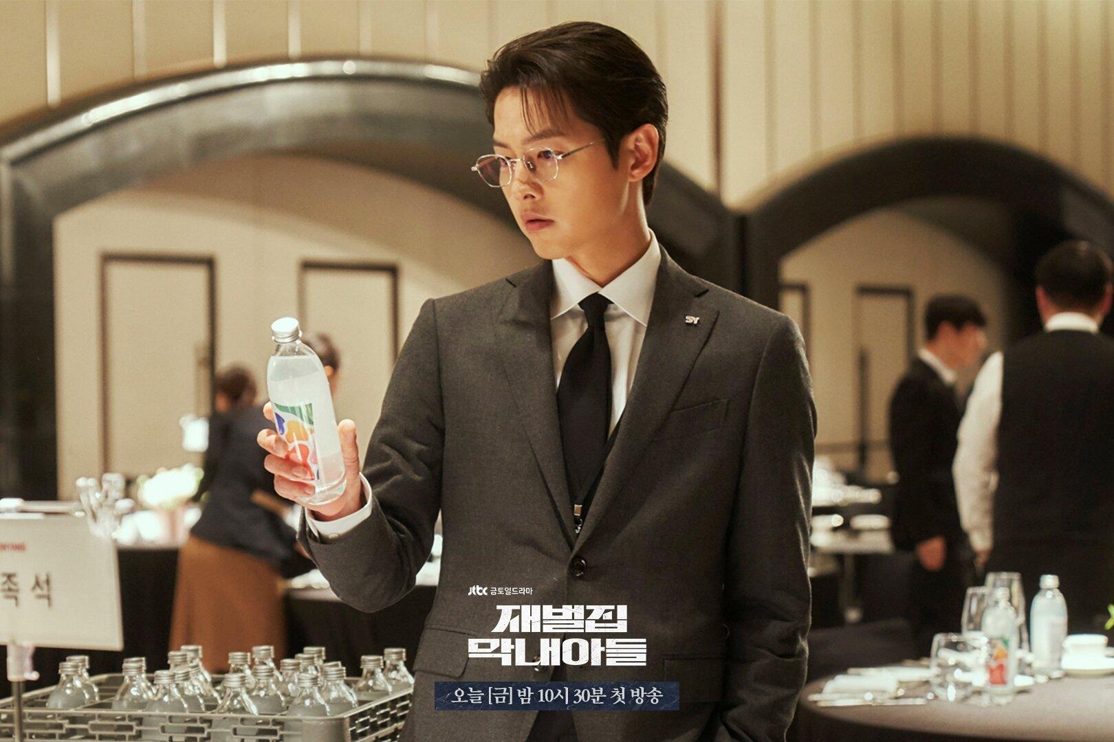 Song Joong Ki có một điểm giống nhân vật Cậu Út Nhà Tài Phiệt, là niềm tự hào của người hâm mộ - Ảnh 1. Song Joong Ki có một điểm giống nhân vật Cậu Út Nhà Tài Phiệt, là niềm tự hào của người hâm mộ - Ảnh 1.
