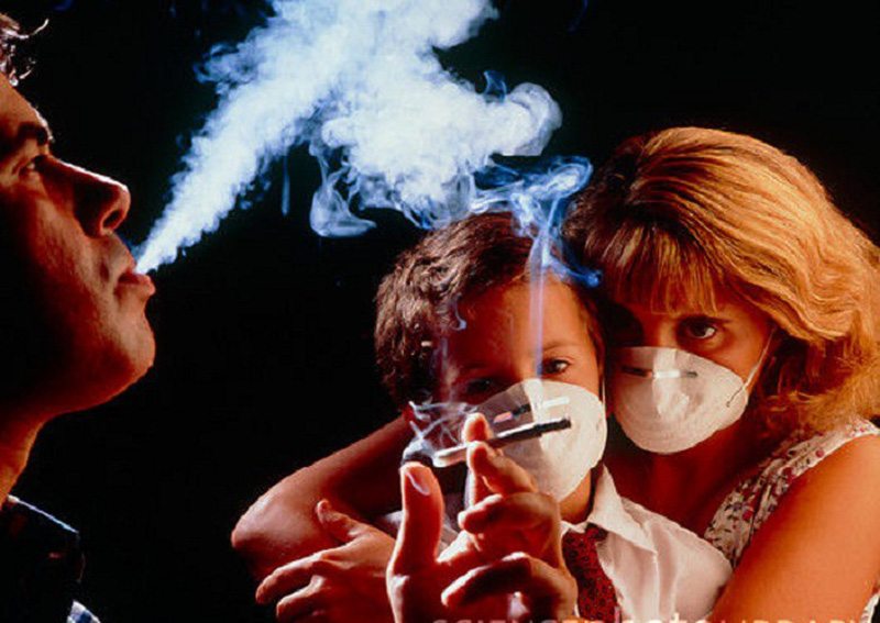 Bố mẹ hút thuốc lá gây ảnh hưởng nghiêm trọng tới trẻ sơ sinh afamily
