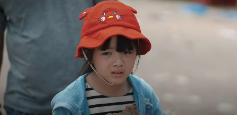 'Mẹ rơm' tập 23: Rơi nước mắt trước cảnh cha con Mô lạc nhau giữa phố thị - Ảnh 2. 'Mẹ rơm' tập 23: Rơi nước mắt trước cảnh cha con Mô lạc nhau giữa phố thị - Ảnh 2.