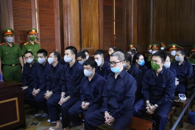 Hình ảnh ngày đầu xét xử cựu CEO Alibaba Nguyễn Thái Luyện và đồng phạm - Ảnh 10.