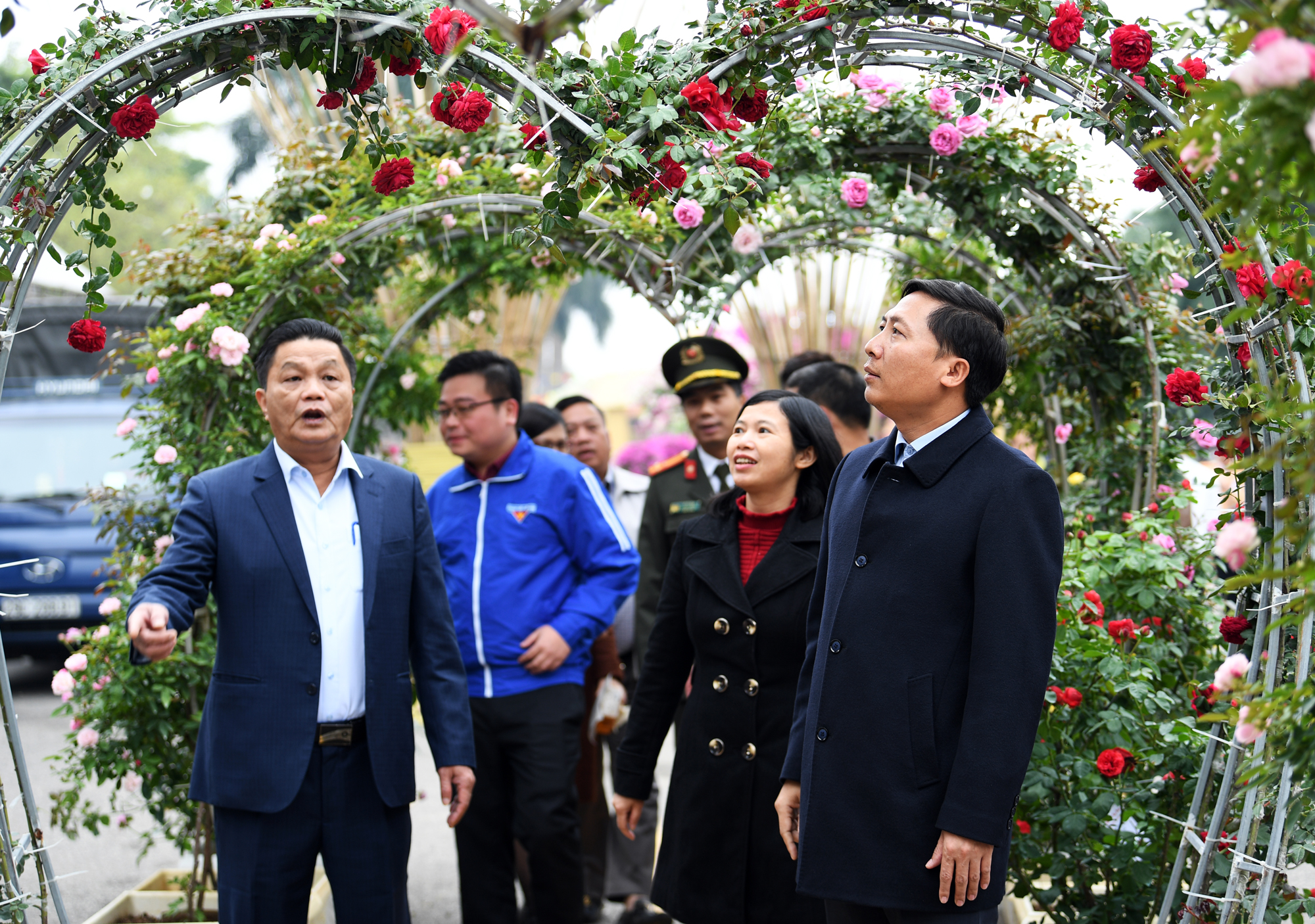 Nghệ nhân trồng hoa Mê Linh, Hà Nội tất bật chuẩn bị cho lễ hội hoa 2022 - Ảnh 8.