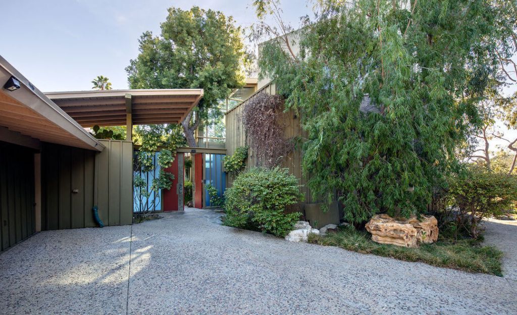 Nữ minh tinh Alexandra Daddario sở hữu khối bất động sản đ&aacute;ng mơ ước afamily