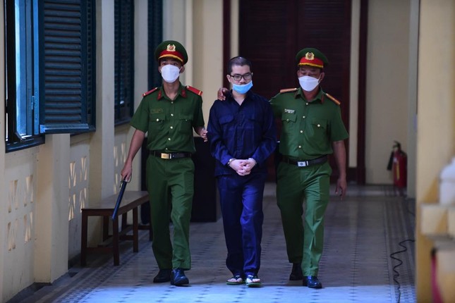 Hình ảnh ngày đầu xét xử cựu CEO Alibaba Nguyễn Thái Luyện và đồng phạm - Ảnh 9.