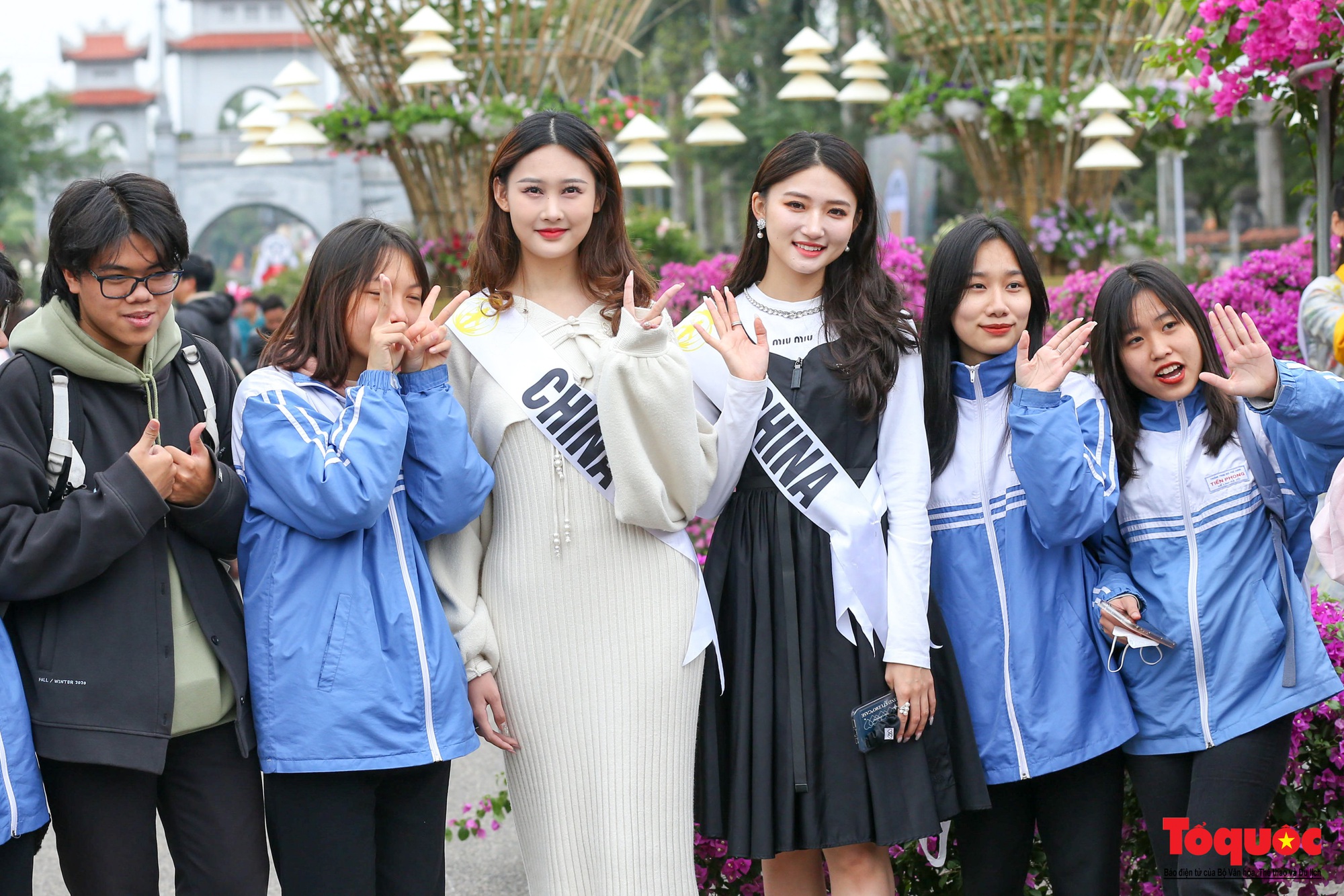Dàn mỹ nhân Hoa hậu Du lịch thế giới khoe sắc cùng Lễ hội hoa Mê Linh - Ảnh 13.