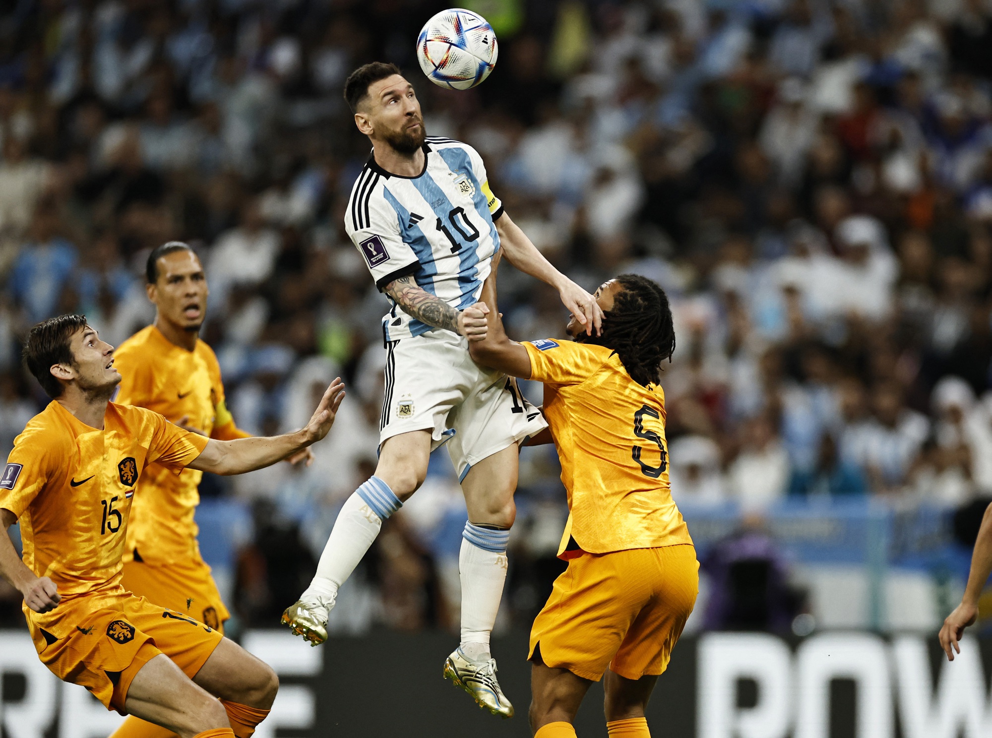 Thắng nghẹt thở trong loạt penalty, Argentina đoạt vé vào Bán kết - Ảnh 3.