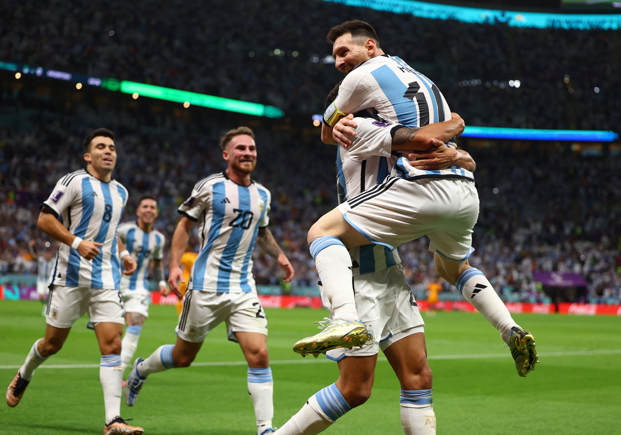 Thắng nghẹt thở trong loạt penalty, Argentina đoạt vé vào Bán kết - Ảnh 7.