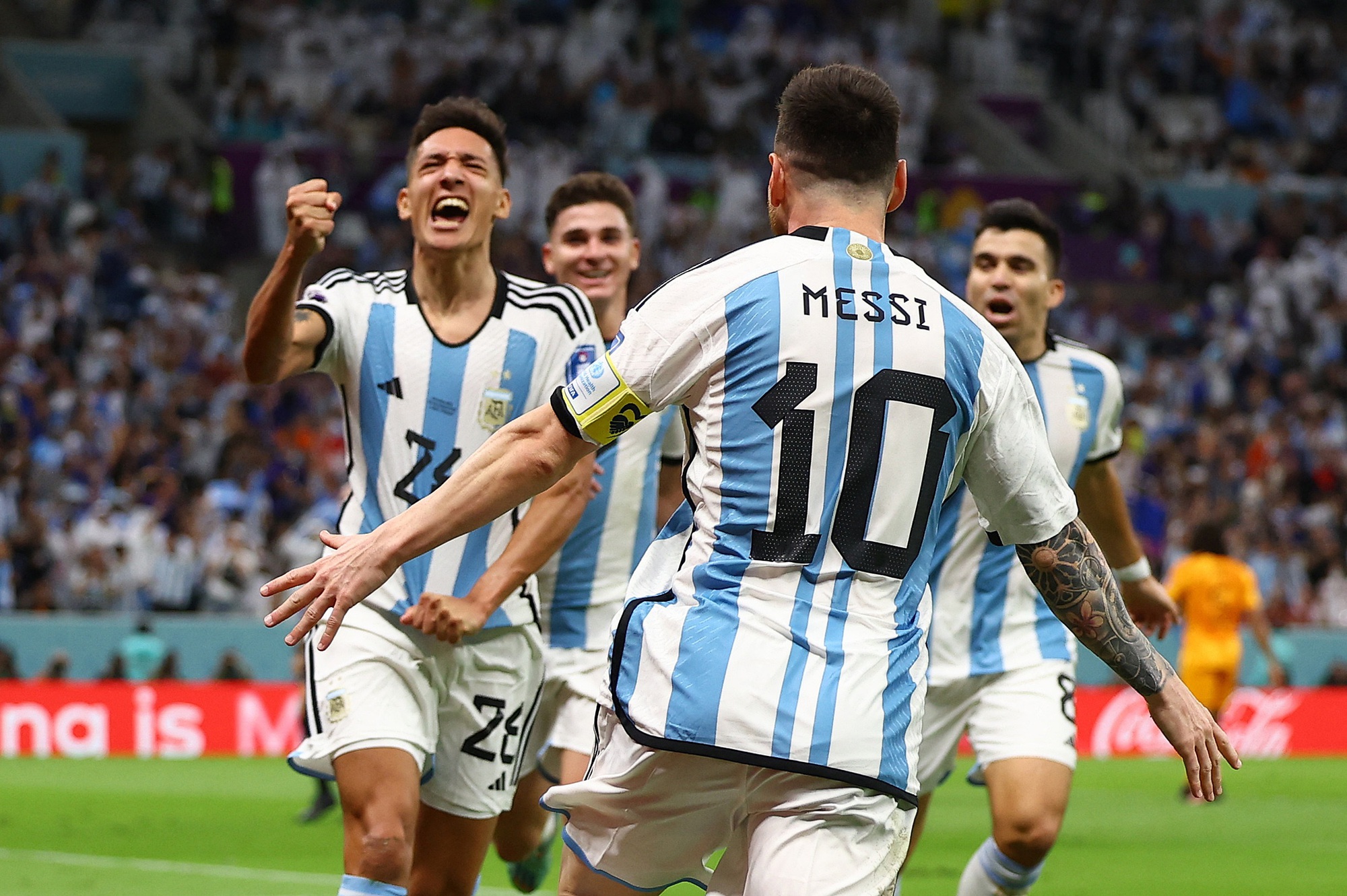 Thắng nghẹt thở trong loạt penalty, Argentina đoạt vé vào Bán kết - Ảnh 8.