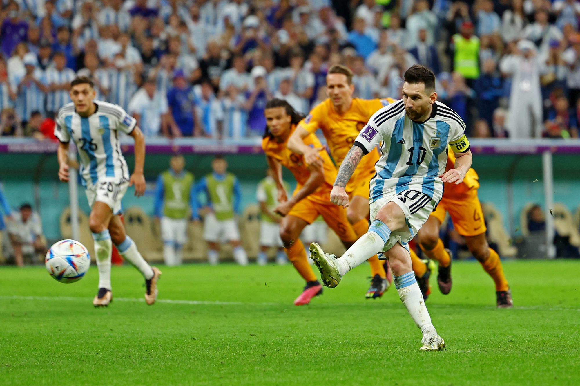 Thắng nghẹt thở trong loạt penalty, Argentina đoạt vé vào Bán kết - Ảnh 14.