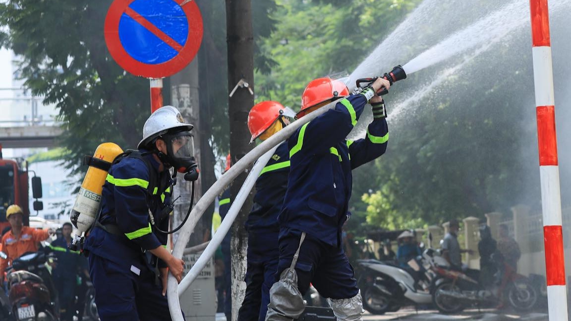 Ngày 8/12, Hà Nội xảy ra 11 vụ cháy và sự cố cháy - Ảnh 1.
