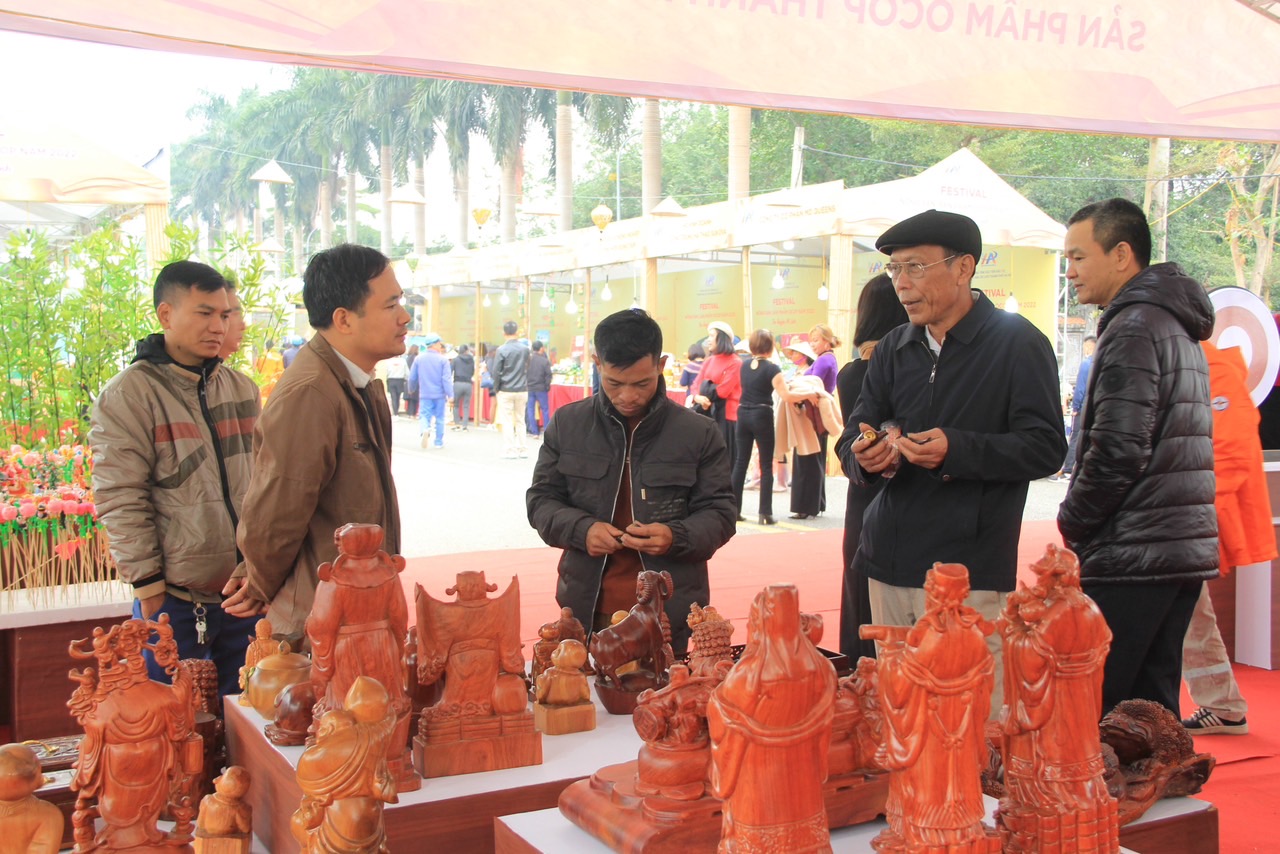 Khai mạc Lễ hội hoa và Festival nông sản, sản phẩm OCOP tại huyện Mê Linh - Ảnh 6. Khai mạc Lễ hội hoa và Festival nông sản, sản phẩm OCOP tại huyện Mê Linh - Ảnh 6.