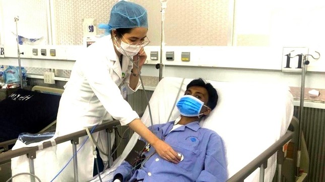 Mang u nhầy 'khủng', nam thanh niên Campuchia được bác sĩ Việt Nam cứu sống - Ảnh 2.