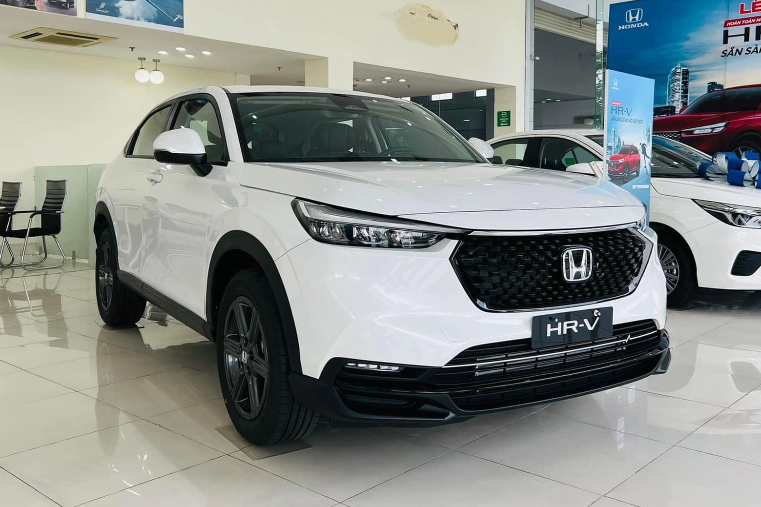 Loạt SUV đô thị đua giảm giá mạnh cuối năm: CX-30 giảm 91 triệu, HR-V khuyến mại 150 triệu - Ảnh 2.