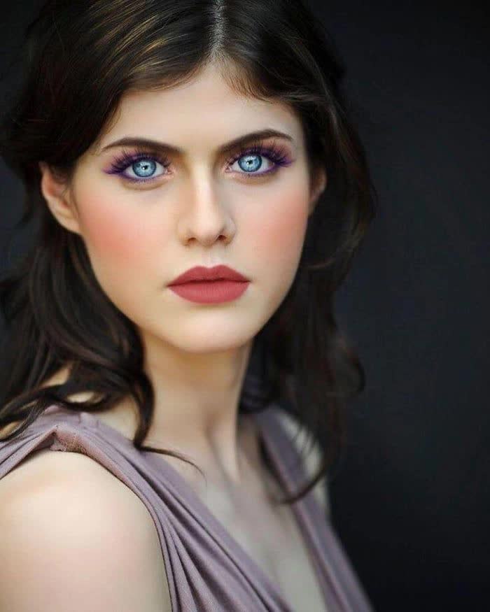 Alexandra Daddario - mỹ nhân sở hữu đôi mắt biếc đẹp nhất Hollywood - Ảnh 2.