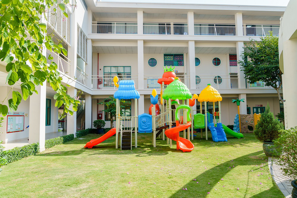 Royal School rộn ràng chuẩn bị đón trẻ mầm non đến trường học trực tiếp - Ảnh 1. Royal School rộn ràng chuẩn bị đón trẻ mầm non đến trường học trực tiếp - Ảnh 1.