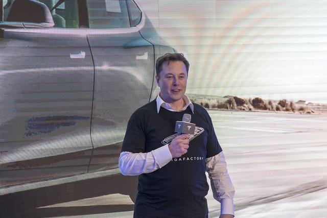 4 phương pháp để giáo dục 3 đứa con thành tỷ phú của mẹ Elon Musk: Điều thứ 2 nhiều bậc cha mẹ Việt còn xem nhẹ! - Ảnh 1. 4 phương pháp để giáo dục 3 đứa con thành tỷ phú của mẹ Elon Musk: Điều thứ 2 nhiều bậc cha mẹ Việt còn xem nhẹ! - Ảnh 1.