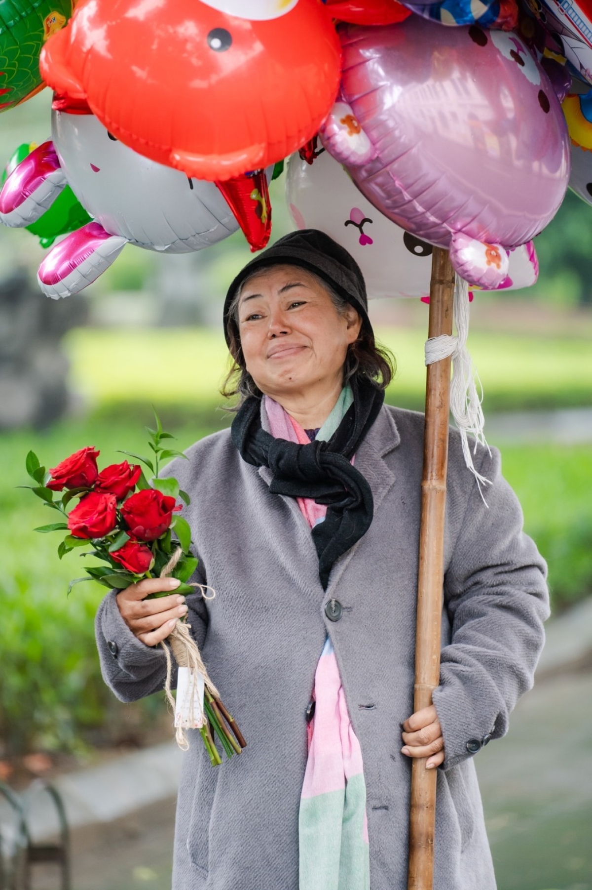 Valentine 2022: Màn tỏ tình ấn tượng với 99.999 bông hồng vừa diễn ra tại Hà Nội - Ảnh 14.