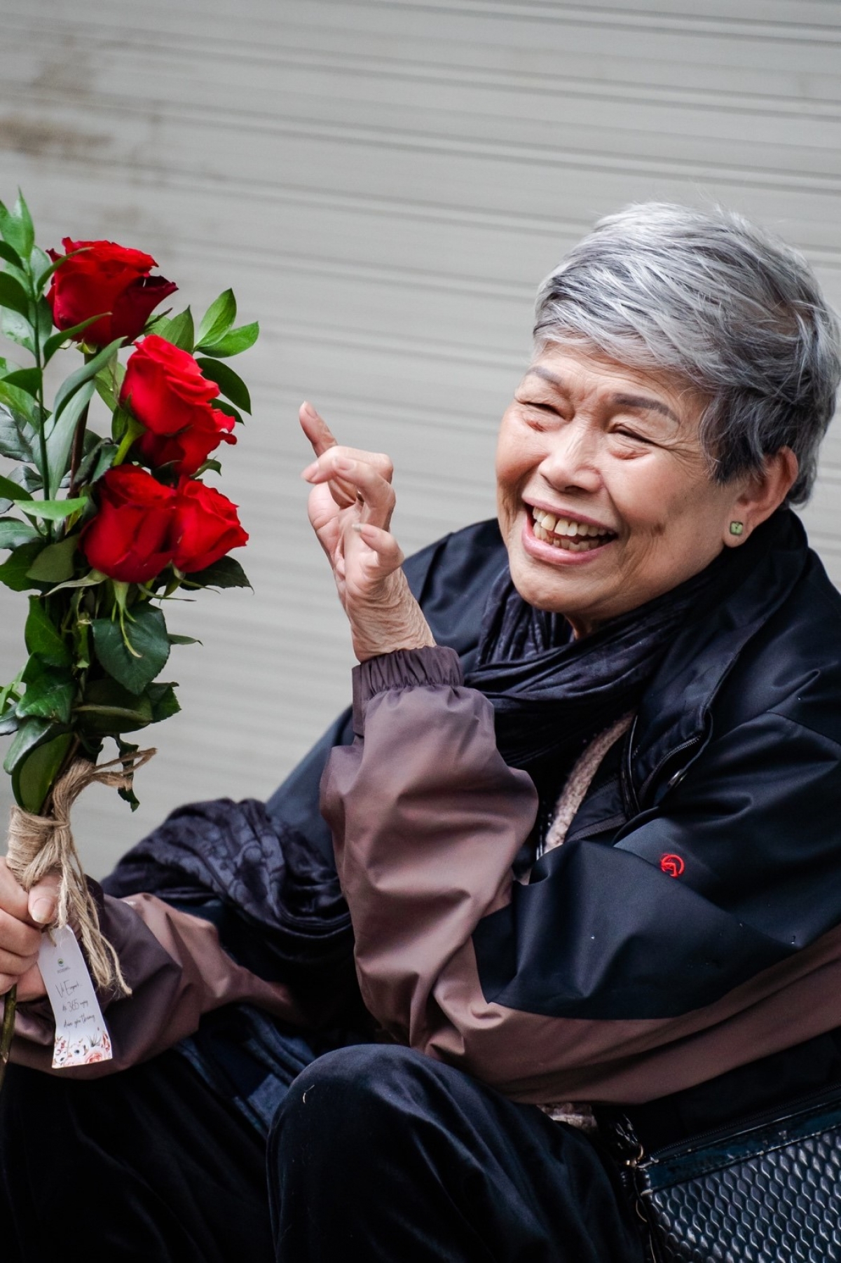Valentine 2022: Màn tỏ tình ấn tượng với 99.999 bông hồng vừa diễn ra tại Hà Nội - Ảnh 15.