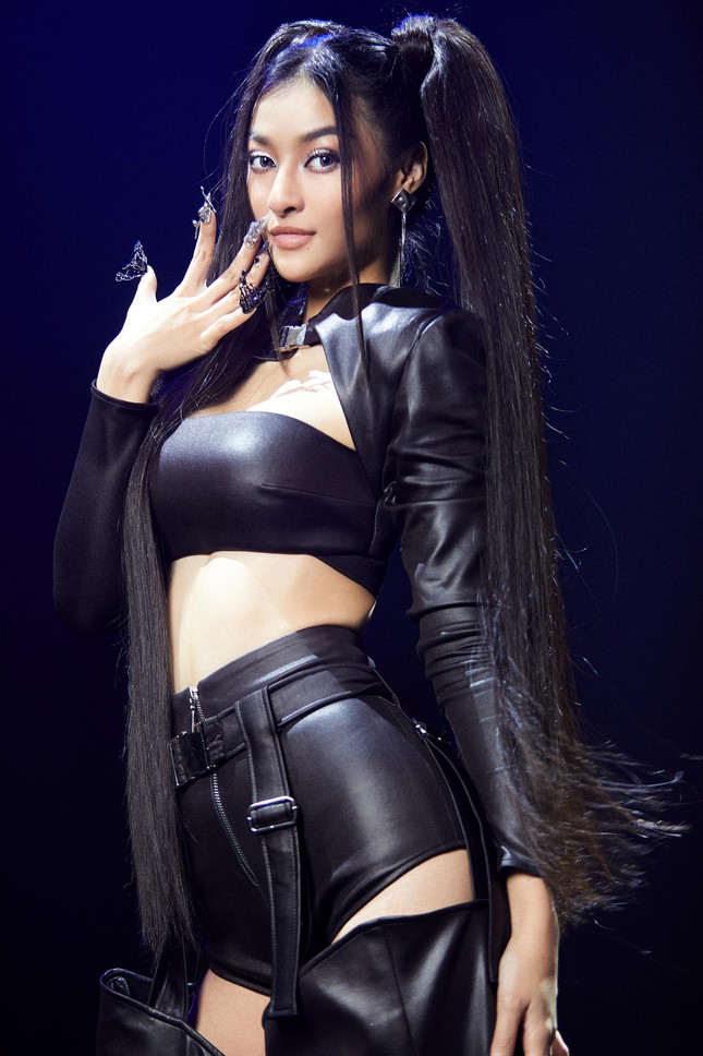 Á hậu Kiều Loan chính thức lấn sân làm ca sĩ, hé lộ loạt ảnh nóng bỏng trong MV đầu tay - Ảnh 2.