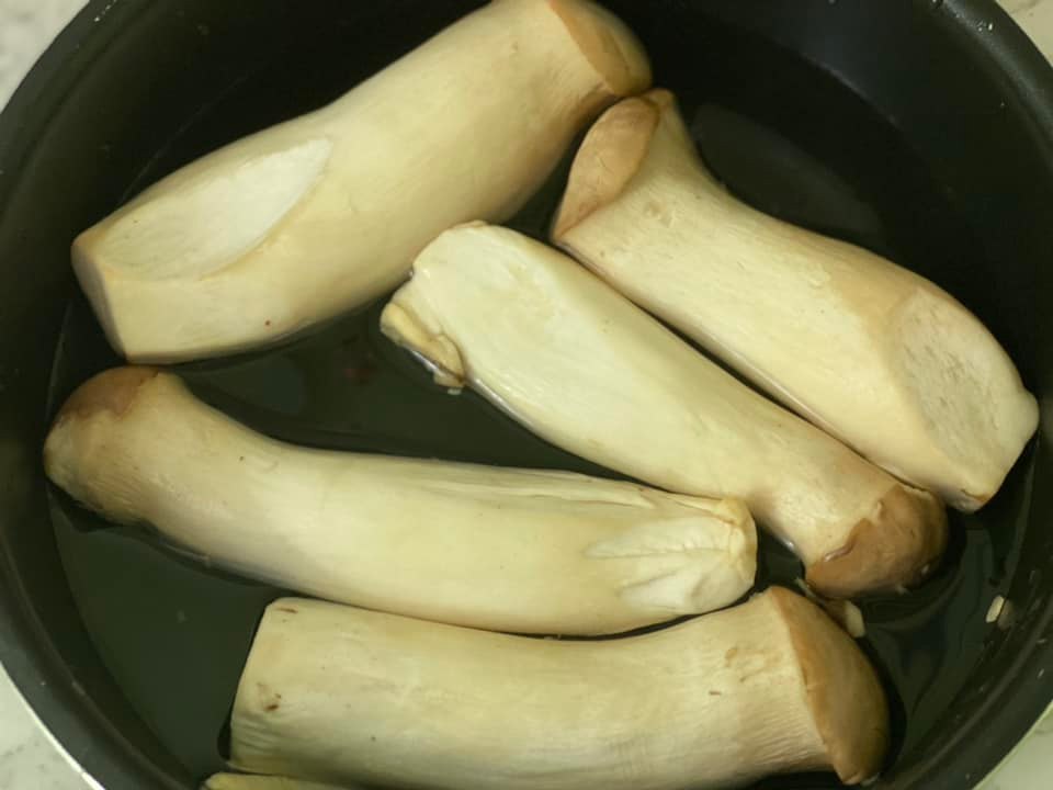 Nh&igrave;n qua tưởng đĩa thịt g&agrave; x&eacute; phay nhưng đ&acirc;y lại l&agrave; m&oacute;n to&agrave;n rau: Ăn thường xuy&ecirc;n chống được khối bệnh! - Ảnh 5.