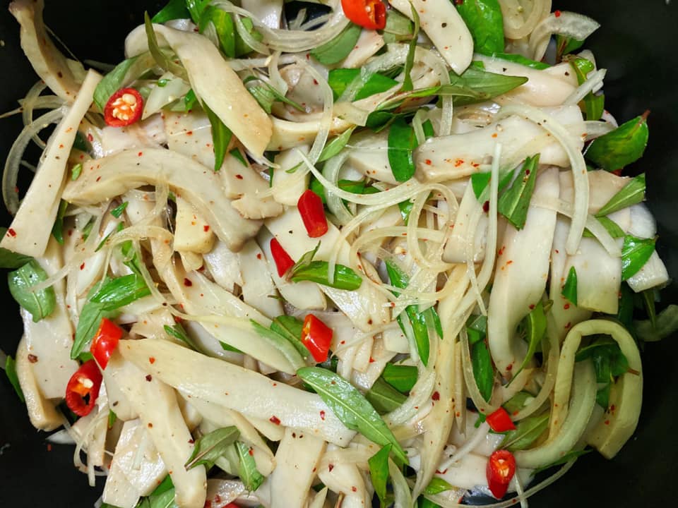 Nh&igrave;n qua tưởng đĩa thịt g&agrave; x&eacute; phay nhưng đ&acirc;y lại l&agrave; m&oacute;n to&agrave;n rau: Ăn thường xuy&ecirc;n chống được khối bệnh! - Ảnh 9.