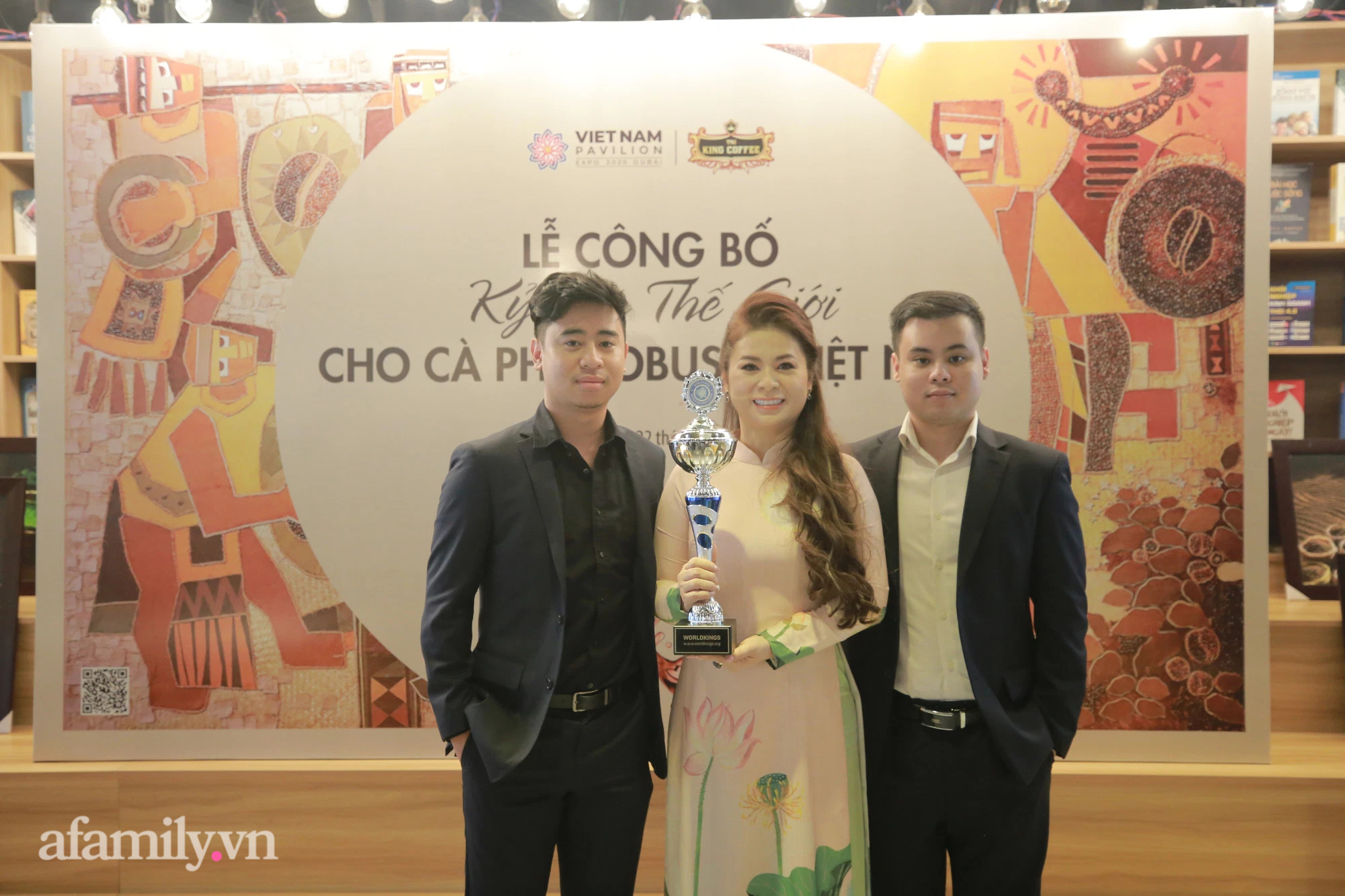 Phỏng vấn Doanh nhân Lê Hoàng Diệp Thảo - CEO King Coffee: ''Tôi muốn truyền khát vọng vươn ra thế giới cho con mình'' - Ảnh 2.
